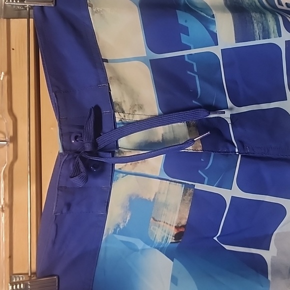 Mens Budlight Swim Trunks Size 36/38 NEW - Picture 2 of 7